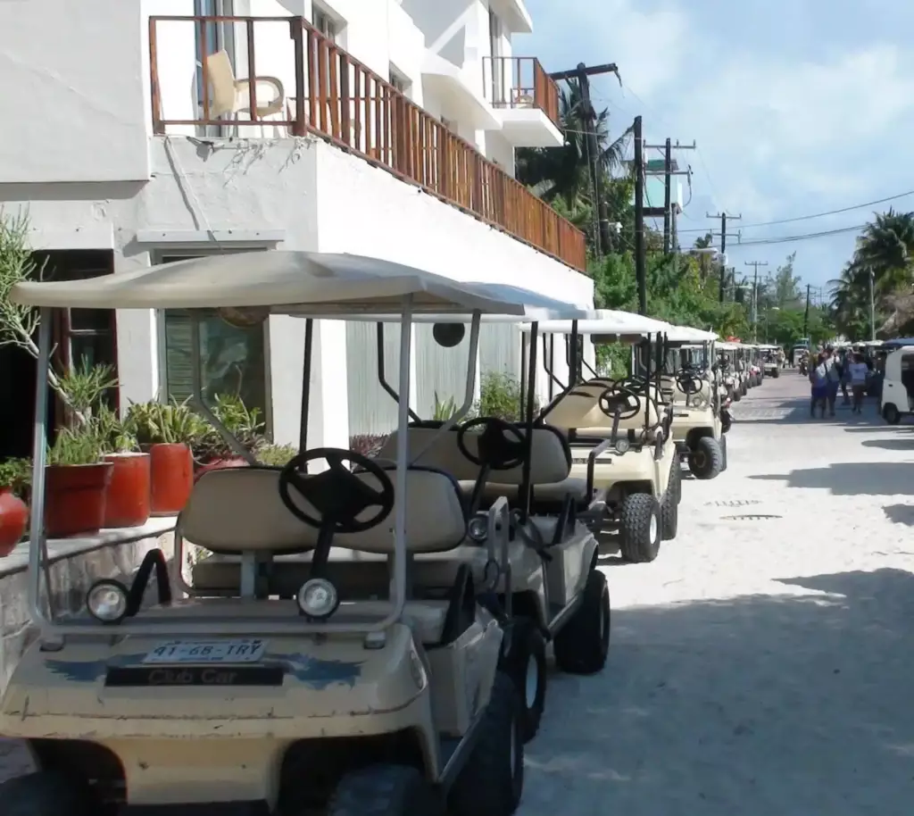 Golf cart sur Isla Mujeres
