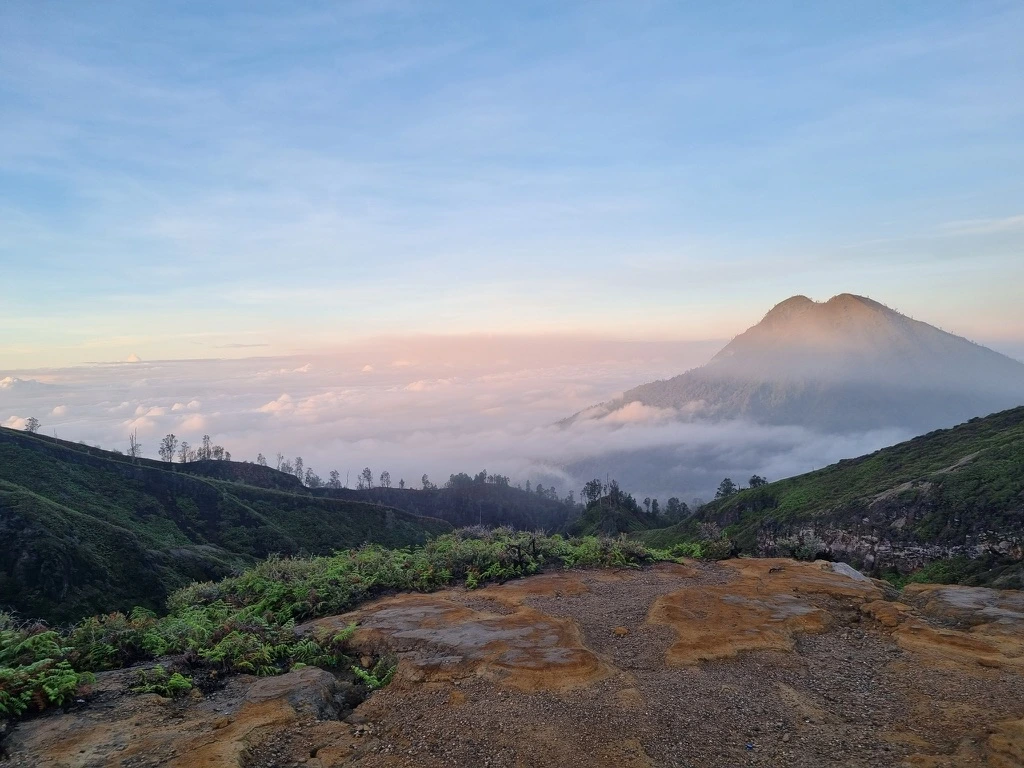 Nuage surplombant le Kawah Ijen