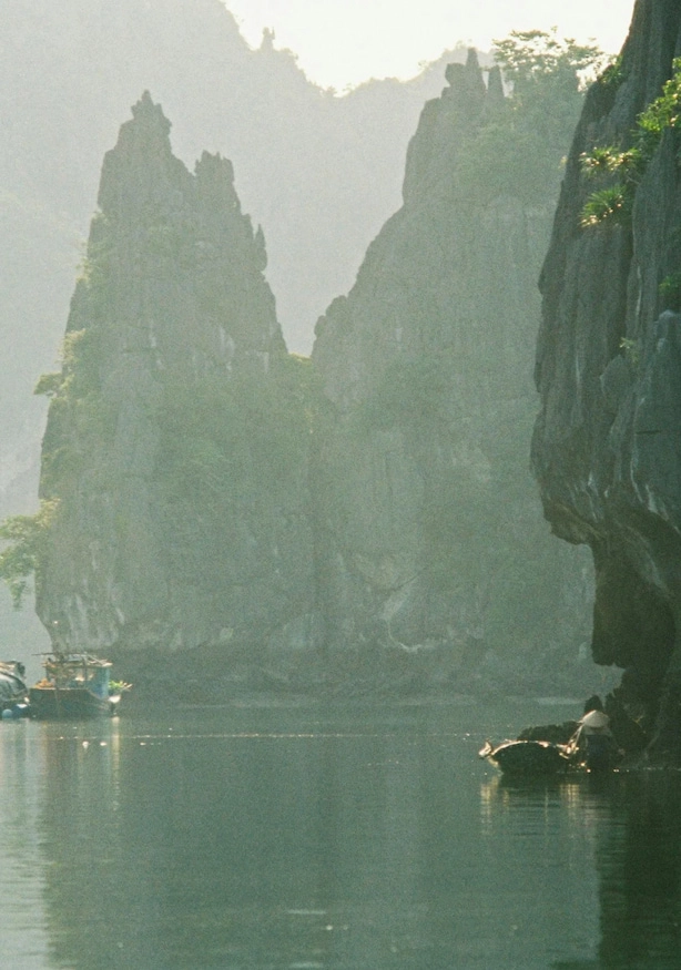 Bateaux sur la baie d'Halong