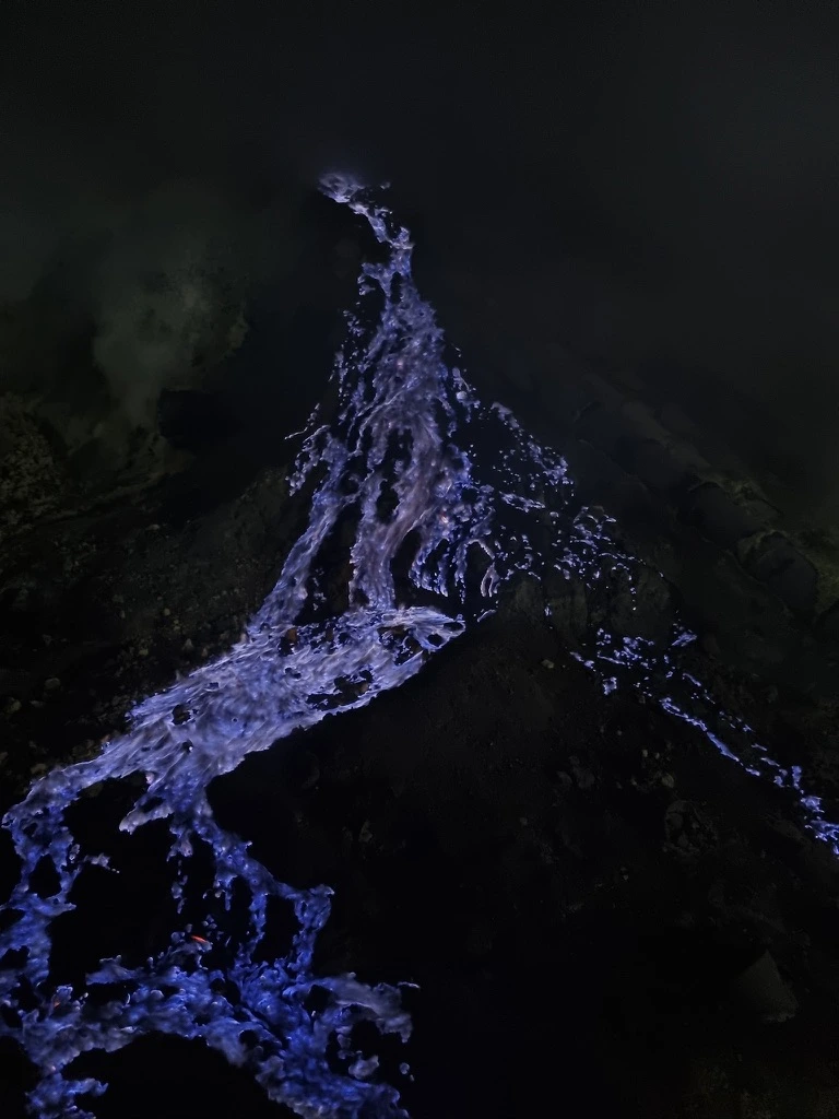 feu bleu du volcan kawah Ijen