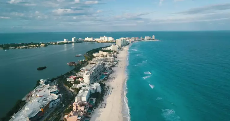 Zone hoteliere de Cancun vue de haut
