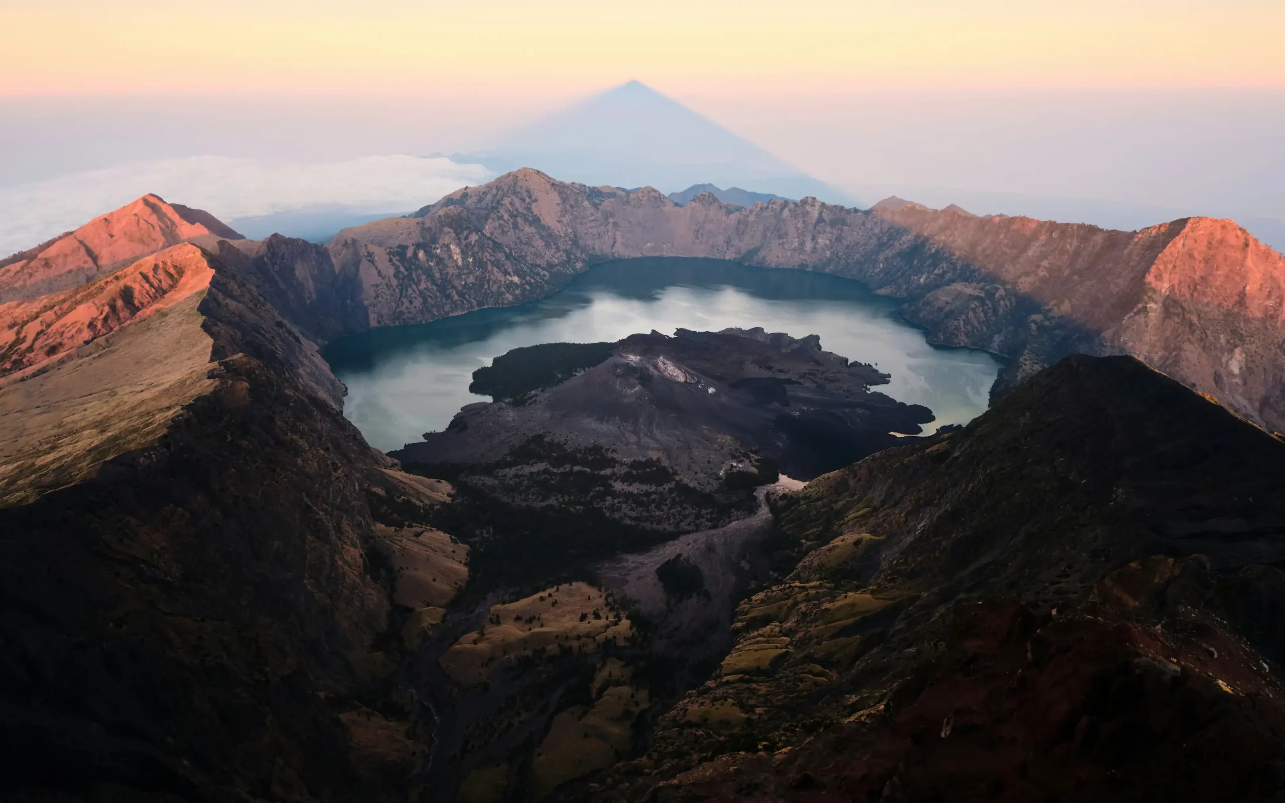 Le lac Segara Anak au coeur du volcan à Lombok