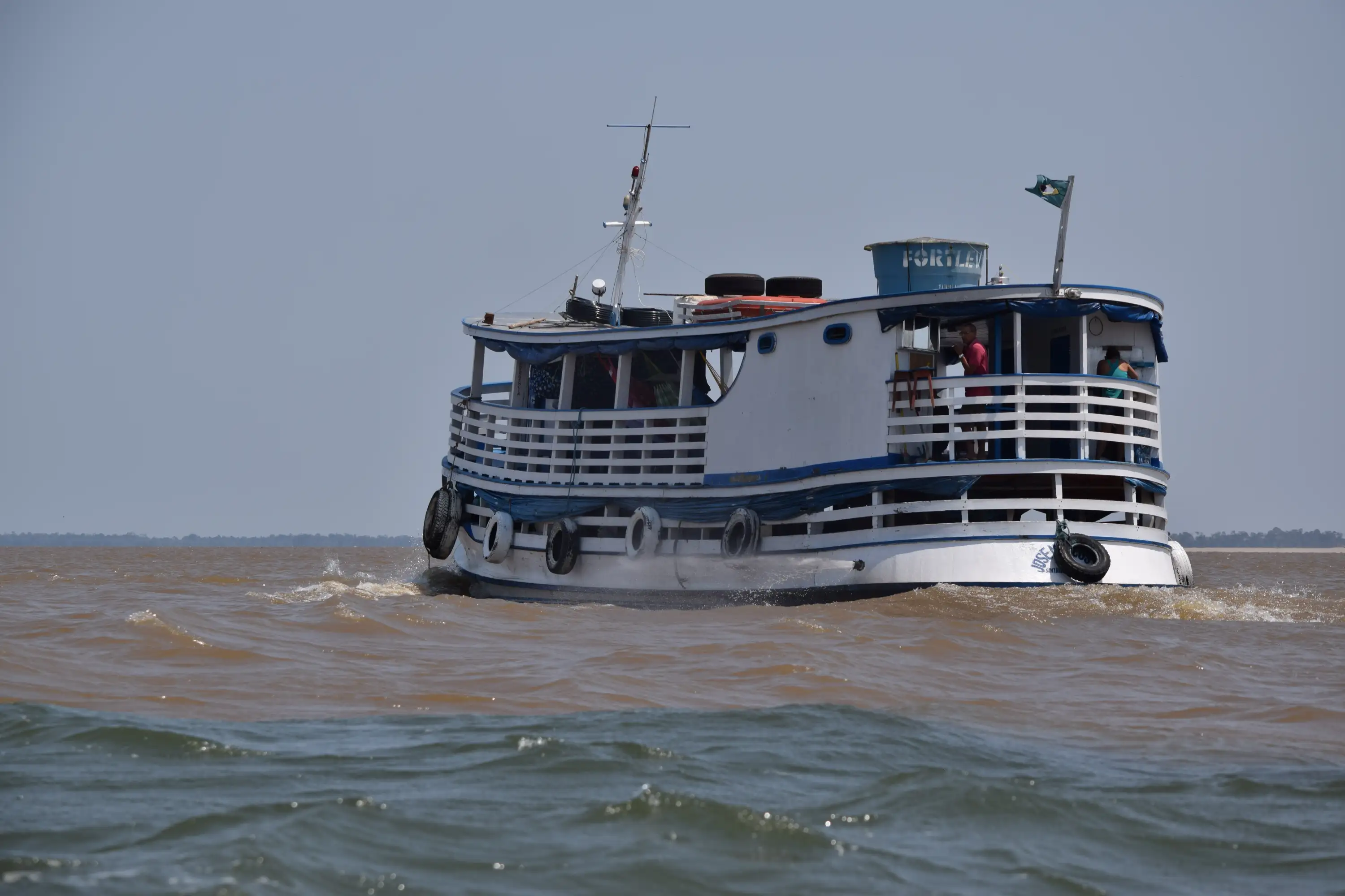Bateau de croisière sur l'Amazone