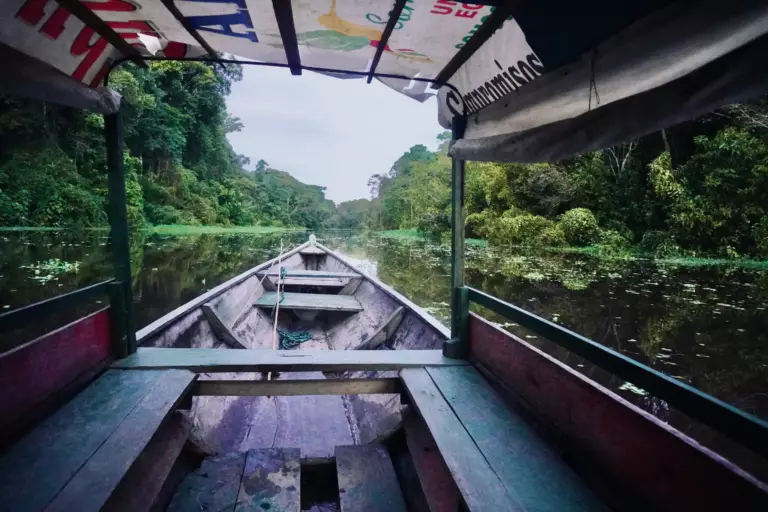 Bateau de croisière sur l'Amazonie