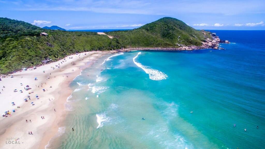 Magnifique plage de santa catarina vue d'en haut